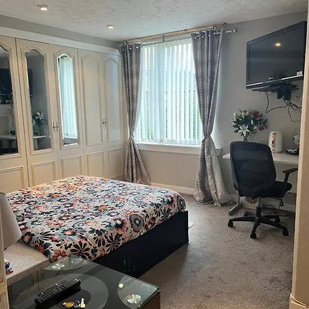 Room In A Home Edinburgh Exterior photo
