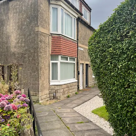 Room In A Home Edinburgh Exterior photo